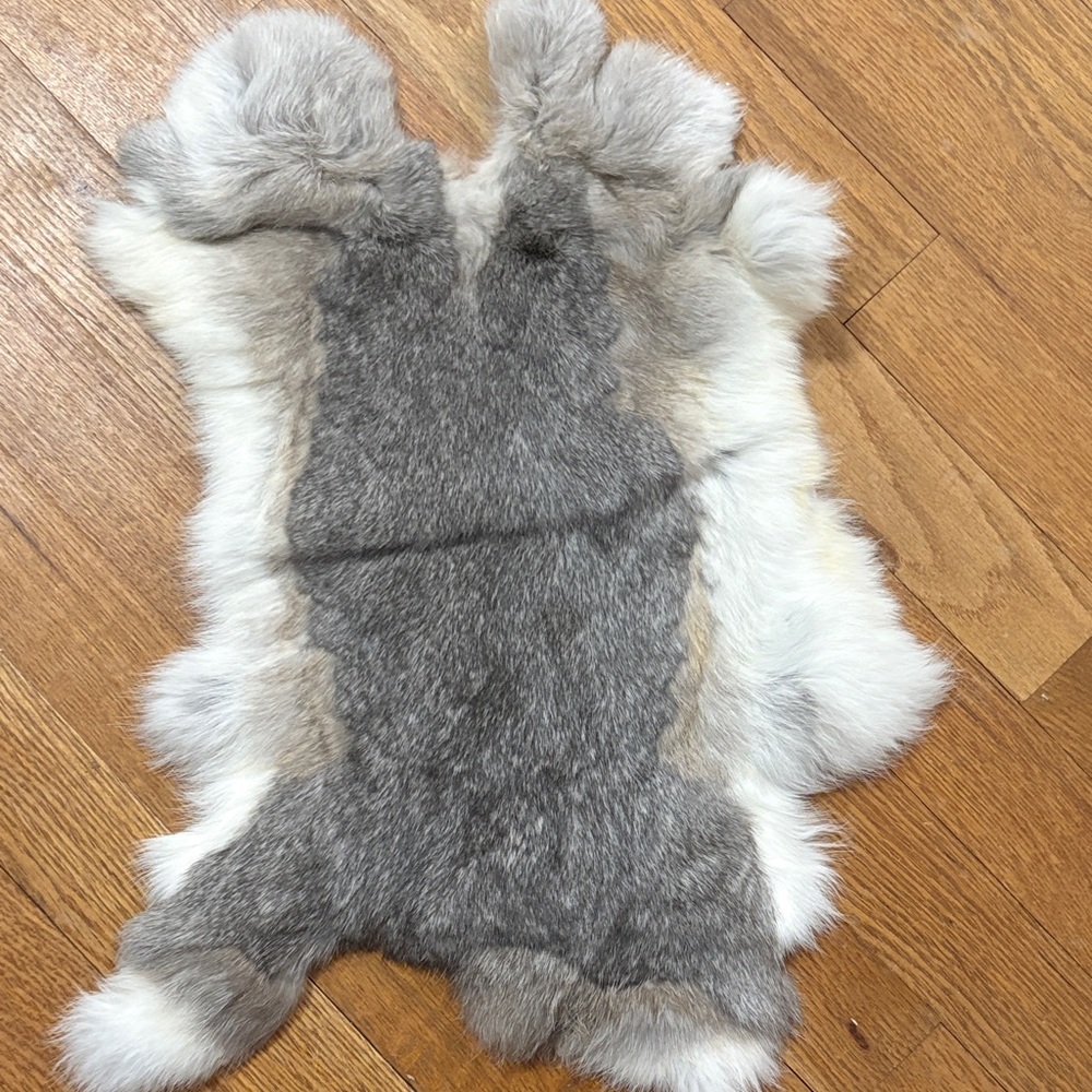 0717 Gray & White Rabbit Fur Pelt for Crafts